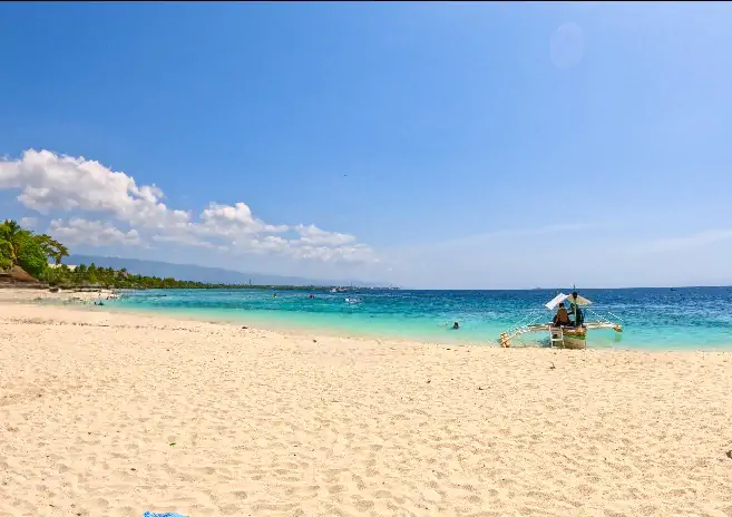 Basdaku (“White Beach”) – Moalboal’s Sandy Paradise